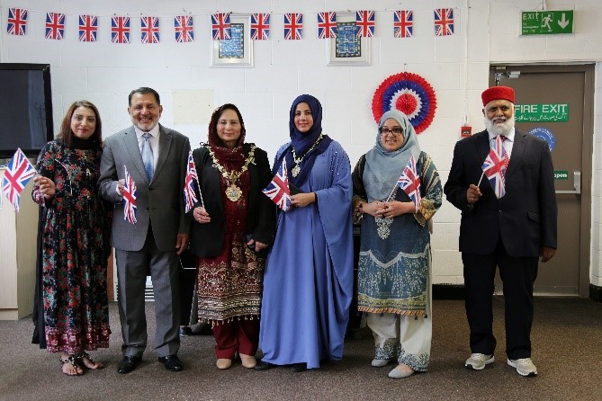  Jinnah-day-care -centre- staff-celebrating-the-Queen's-jubilee