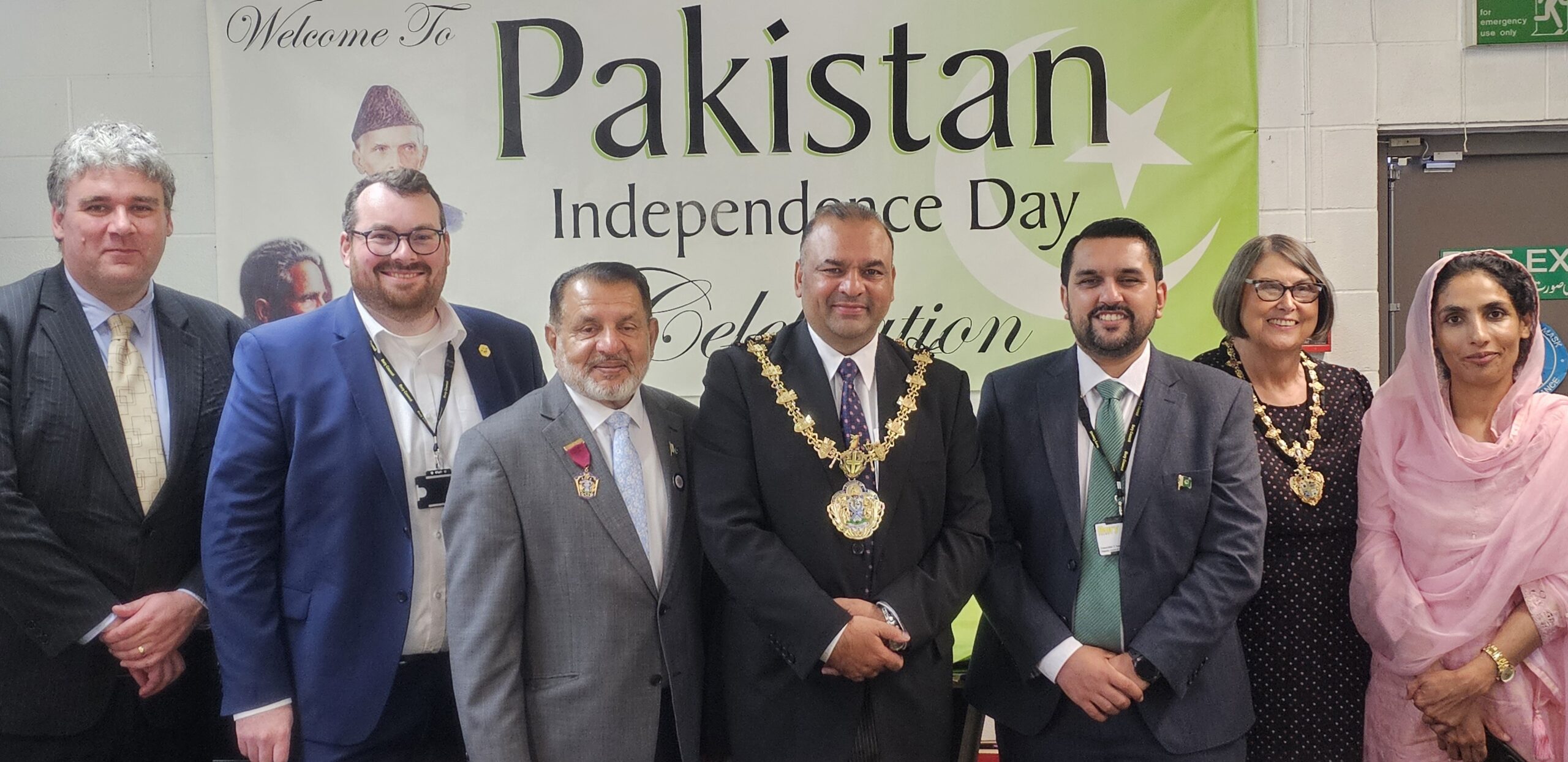 employees-and-visitors-at-jinnah-day-care-centre-posing-for-a-photo-on-pakistan-independance-day